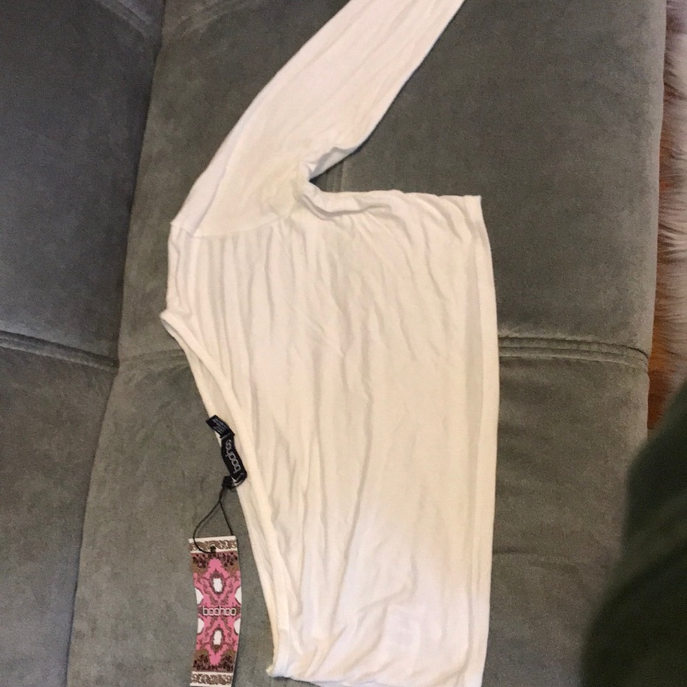 White - Off the shoulder